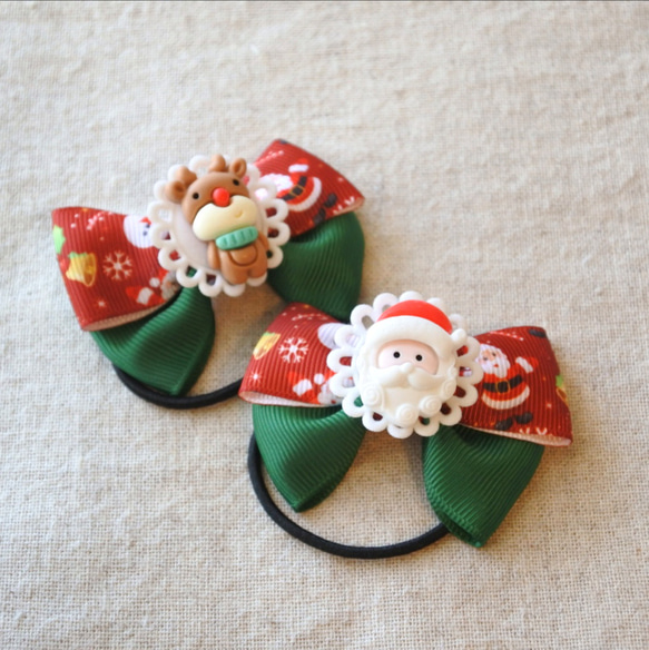 サンタクロース＆トナカイさんのクリスマスリボンのヘアゴム【A