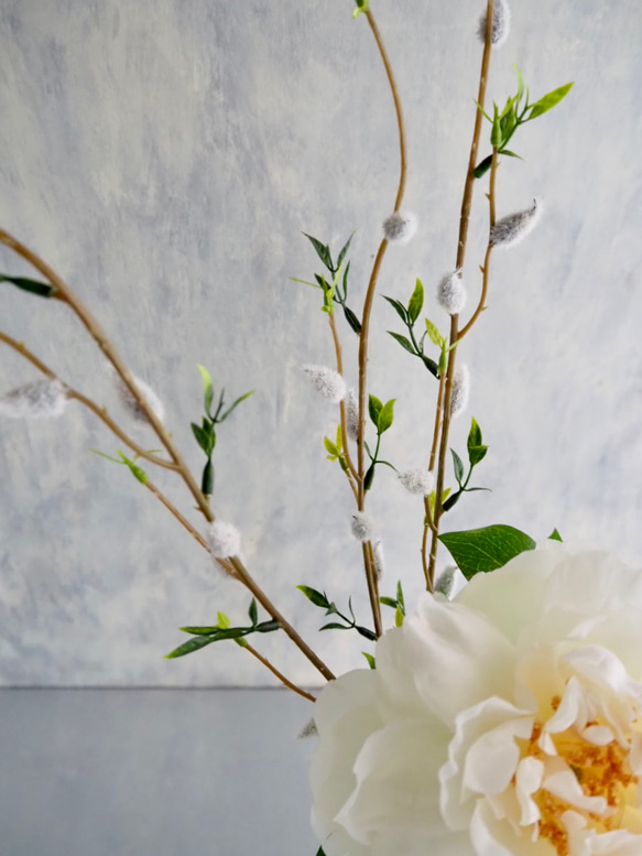 リニューアル✨【大輪ホワイト芍薬と猫柳】｜アーティフィシャルフラワー 花瓶アレンジ| 春｜ギフト・インテリア雑貨 6枚目の画像
