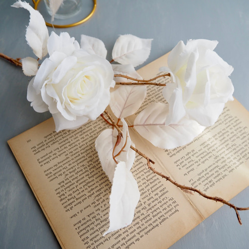 アンティークホワイトローズ造花】setゴールドフラワーベースアレンジ