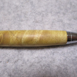 御蔵島桑　金桑　縮み杢　椿油仕上げ　ワンピースタイプの木軸ボールペン　　 7枚目の画像