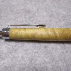 御蔵島桑　金桑　縮み杢　椿油仕上げ　ワンピースタイプの木軸ボールペン　　 9枚目の画像