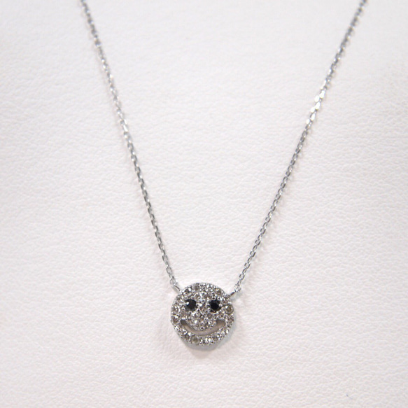 【受注生産】可愛いスマイルデザインのダイヤモンドネックレス☆ K18WGダイヤ ネックレス 0.15ct ホワイト 1枚目の画像