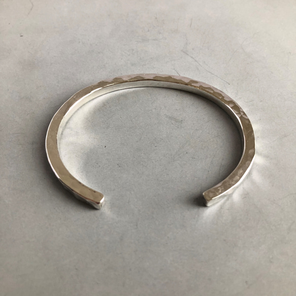 silver bangle 4mm /シルバー/バングル/槌目/シンプル/刻印 2枚目の画像