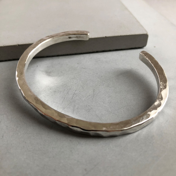 silver bangle 4mm /シルバー/バングル/槌目/シンプル/刻印 4枚目の画像