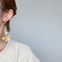 bridal pierce《k16gp   ウェデング　ブライダル　前撮り　フラワー　淡水パール　コットンパール》 7枚目の画像