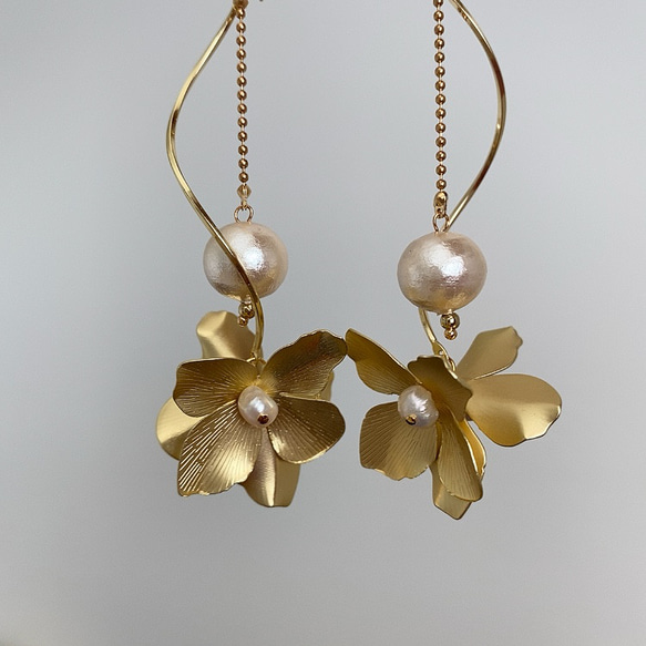 bridal pierce《k16gp   ウェデング　ブライダル　前撮り　フラワー　淡水パール　コットンパール》 4枚目の画像