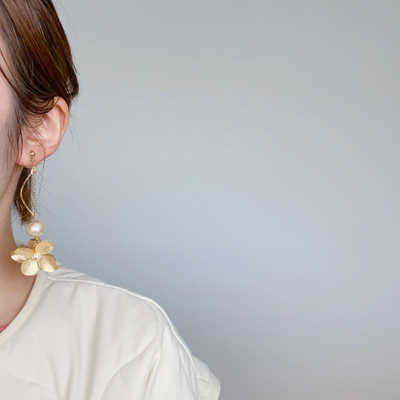 bridal pierce《k16gp   ウェデング　ブライダル　前撮り　フラワー　淡水パール　コットンパール》 6枚目の画像