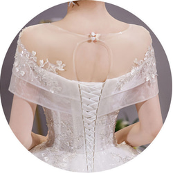高級ウェディングドレスオーダーメイド  手縫いスパンコール・真珠 キラキラチュールリボン 華やかな引き裾　結婚式/二次会 4枚目の画像
