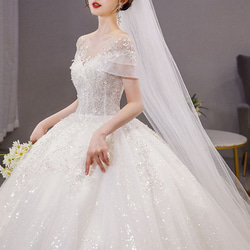 高級ウェディングドレスオーダーメイド  手縫いスパンコール・真珠 キラキラチュールリボン 華やかな引き裾　結婚式/二次会 7枚目の画像