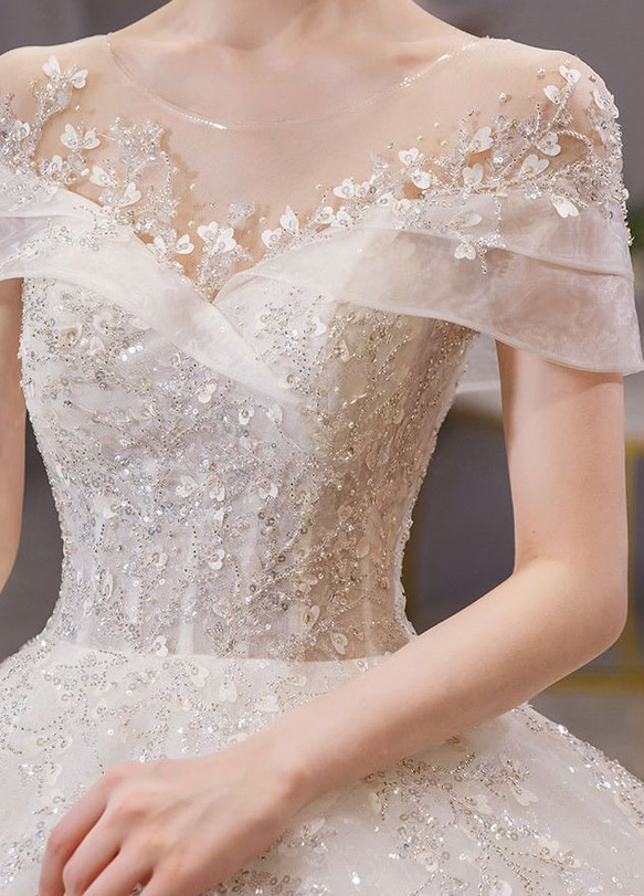 高級ウェディングドレスオーダーメイド  手縫いスパンコール・真珠 キラキラチュールリボン 華やかな引き裾　結婚式/二次会 6枚目の画像