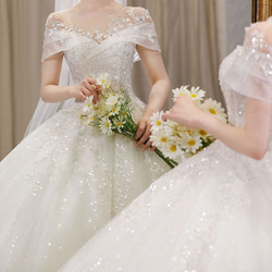 高級ウェディングドレスオーダーメイド  手縫いスパンコール・真珠 キラキラチュールリボン 華やかな引き裾　結婚式/二次会 1枚目の画像