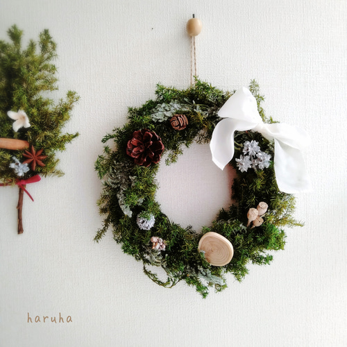 ナチュラルで素朴なあたたかさ北欧風クリスマスリース プリザーブド