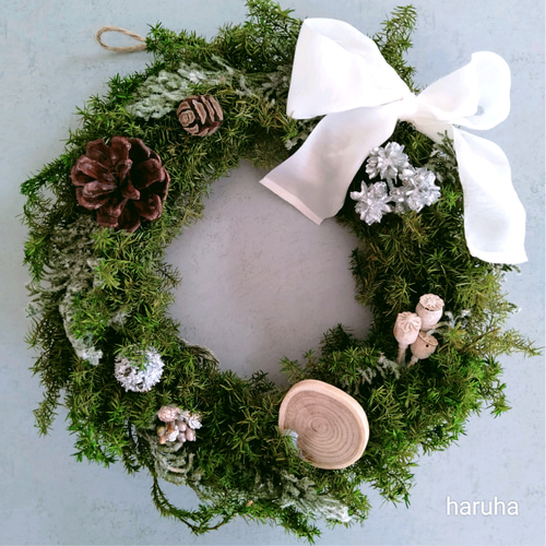 ナチュラルで素朴なあたたかさ北欧風クリスマスリース プリザーブド