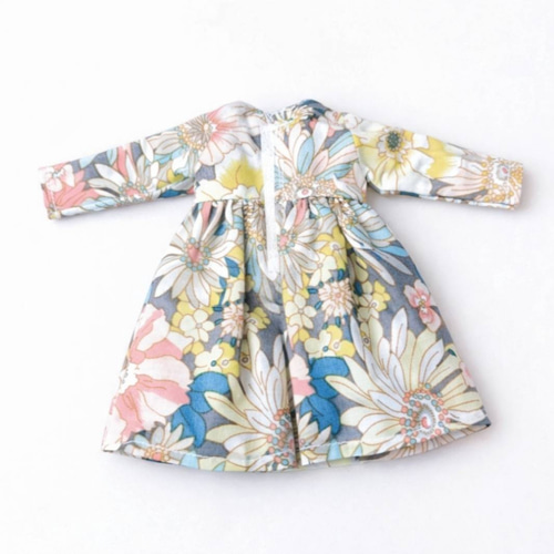2点セット 長袖ワンピース 大判花柄 ピアス 服 リカちゃん リアクロ