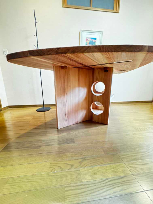 八溝杉175x135cm 厚材変形型テーブル(M21type) 11枚目の画像