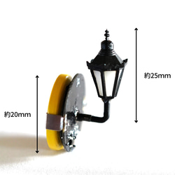 ゆらめく灯りのミニチュア街灯（壁付けタイプ） 3枚目の画像