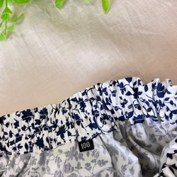 親子コーデ　ママ用コットンギャザースカート（ネイビー花柄/ホワイト）＋子供スカート（サイズ90/100） 9枚目の画像