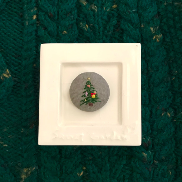 No.514　クリスマスの可愛い訪問者　刺繍ブローチ 4c09ab7a2bcd6707b9a7506ff94c61