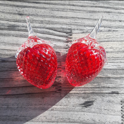 ジューシーつやつやガラスの苺 吹きガラス 赤・透明 その他インテリア