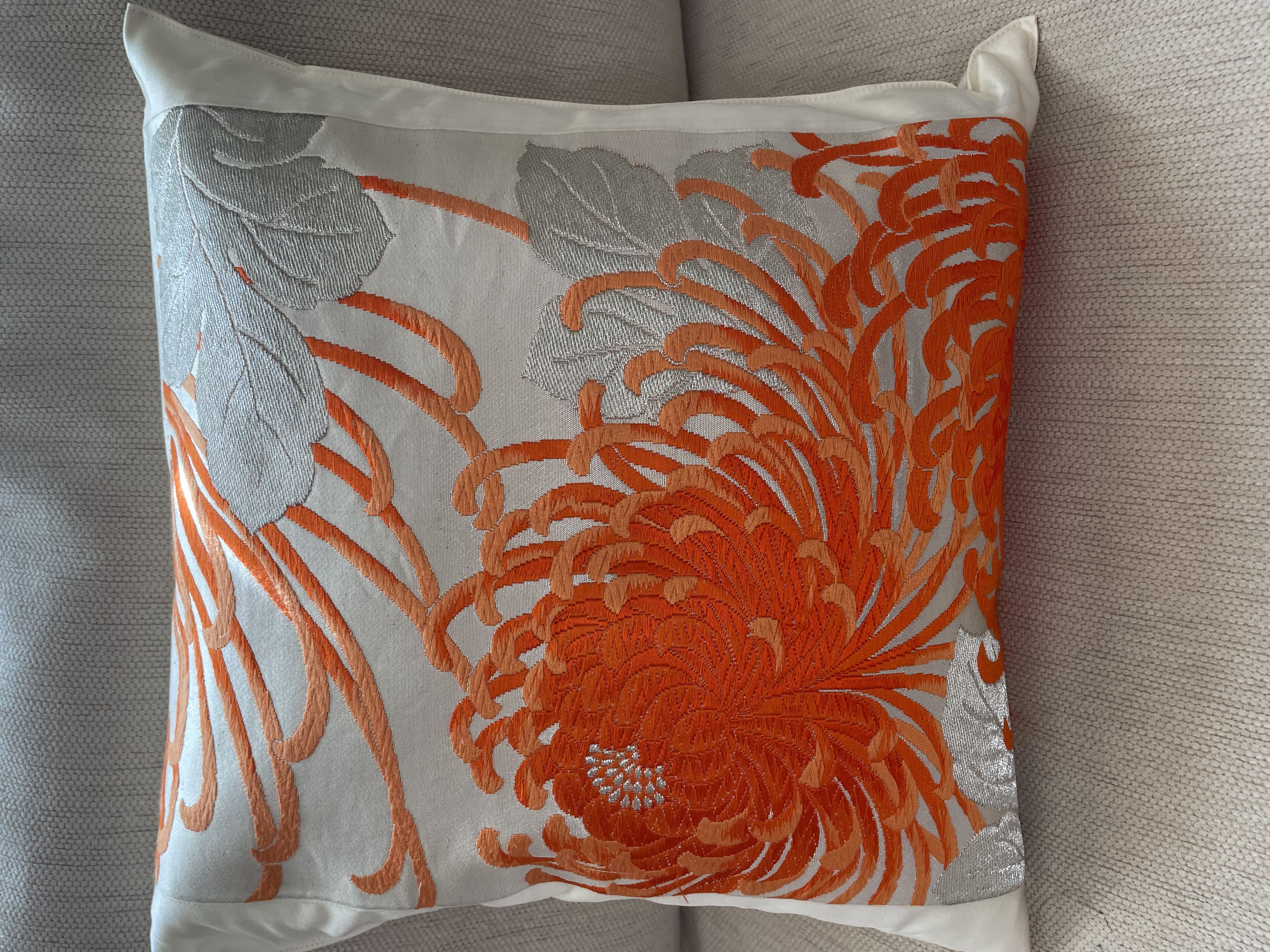 2982豪華刺繍の正絹クッションカバー45cm✖️45cm 帯リメイク 帯リメイク 2982豪華刺繍の正絹クッションカバー45cm✖️45cm