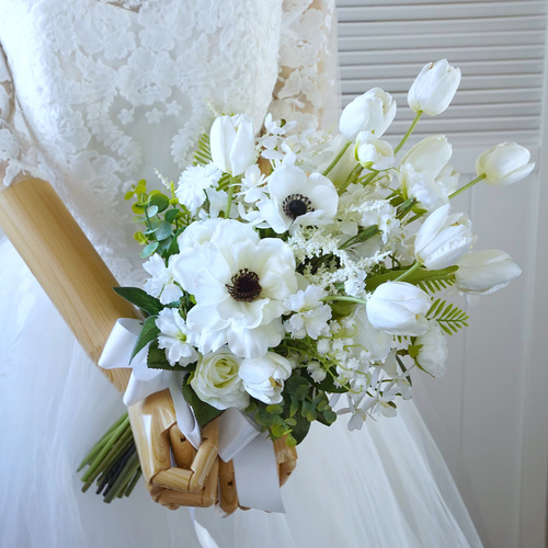 ホワイトチューリップとアネモネのブーケ ウェディングブーケ ブーケ