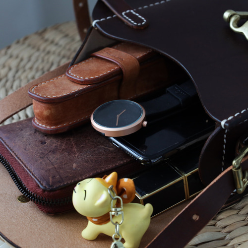 水筒の落ち着き先 】男女ともに使える 本革ショルダーバッグ 手染め