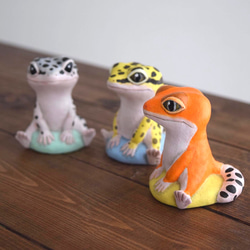 坐著的利奧帕 第4張的照片