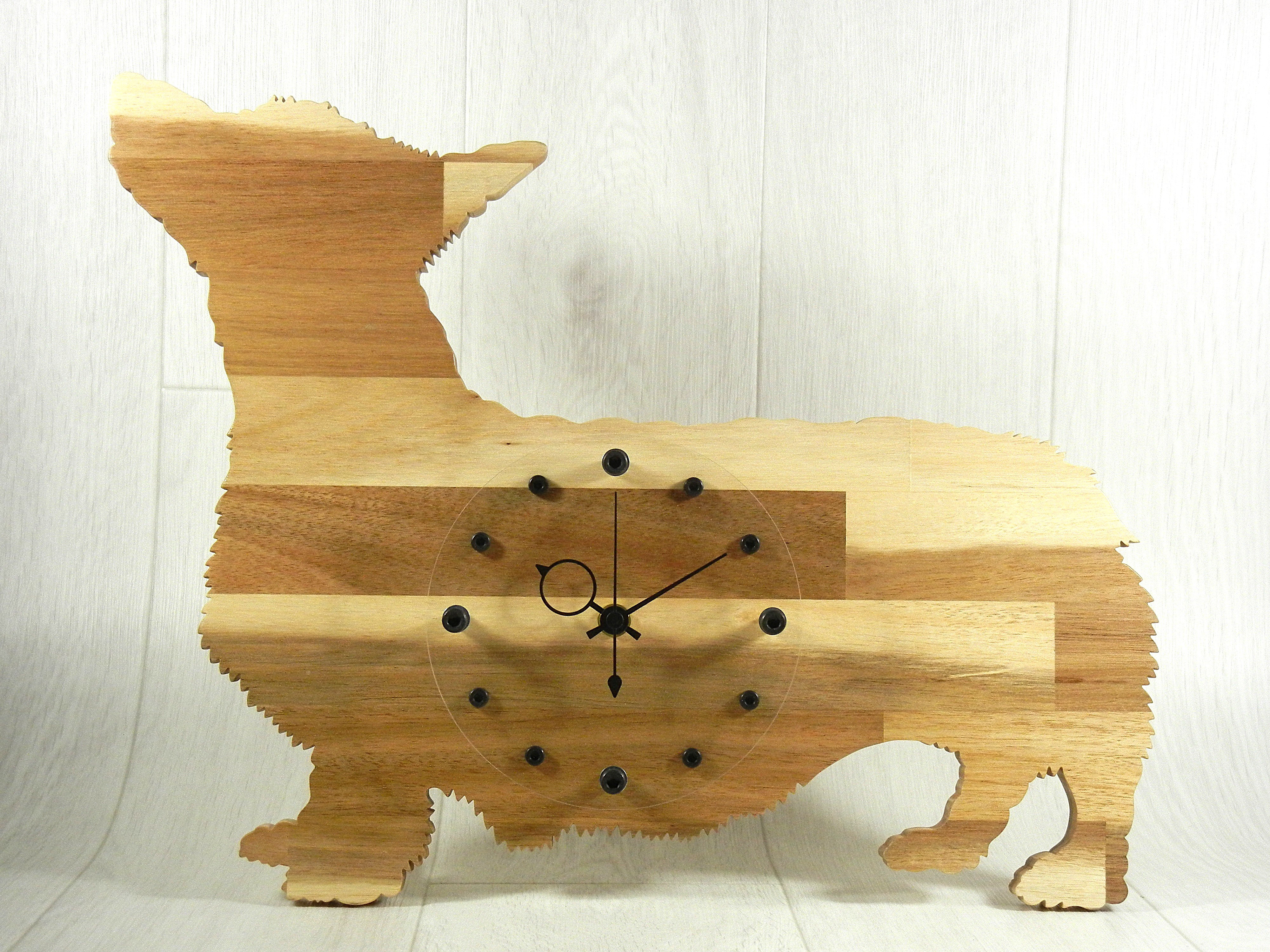 犬形時計　ウェルシュ・コーギーsmall No.2【木製（アカシア集成材）】（置き・掛け兼用）