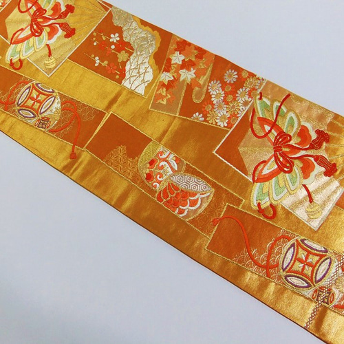 テーブルランナー　吉祥唐織　帯リメイク テーブルランナー 吉祥鳳凰 帯リメイク - メルカリ