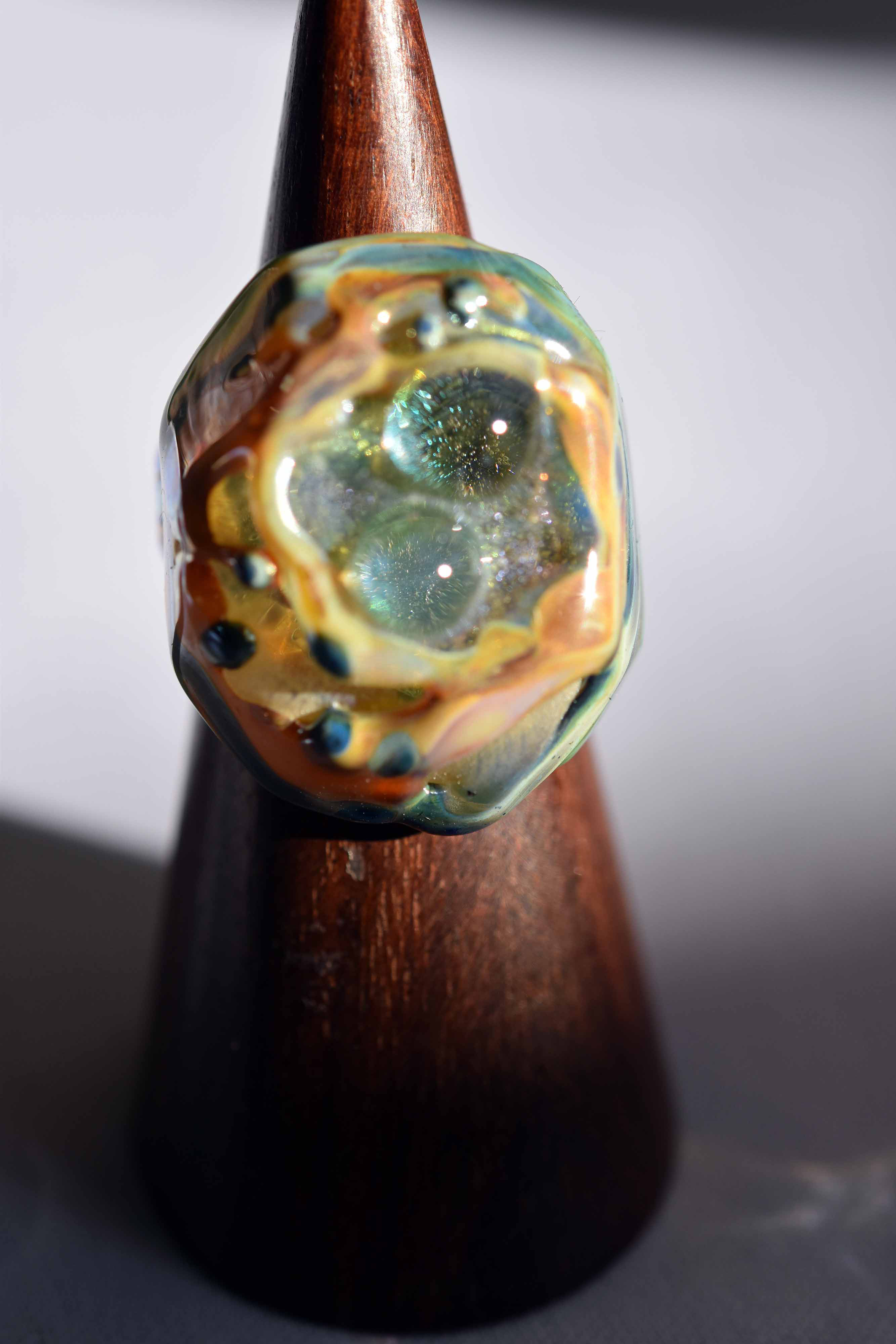 指輪　ハンドメイド　リング　（Ｔ37-175） ガラス工芸家の創作した一点物のガラスのアクセサリー。