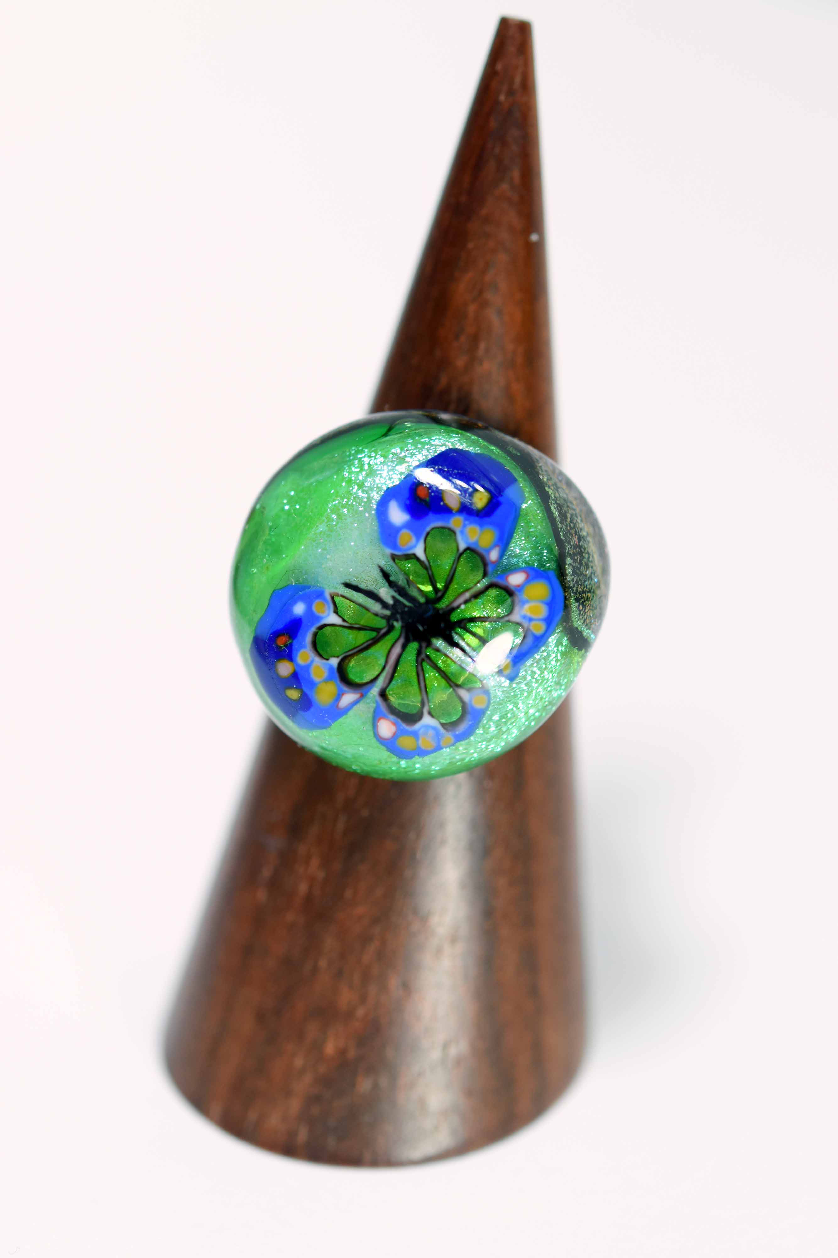 指輪　ハンドメイド　リング （Ｔ39-175）ガラス工芸家の創作した一点物のガラスのアクセサリー。