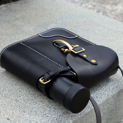 水筒の落ち着き先 】男女ともに使える 本革ショルダーバッグ 手染め