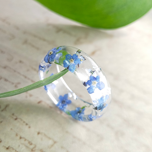 勿忘草のリング〜 ブルー 忘れな草 小花 水色 海 誕生日 ドライ