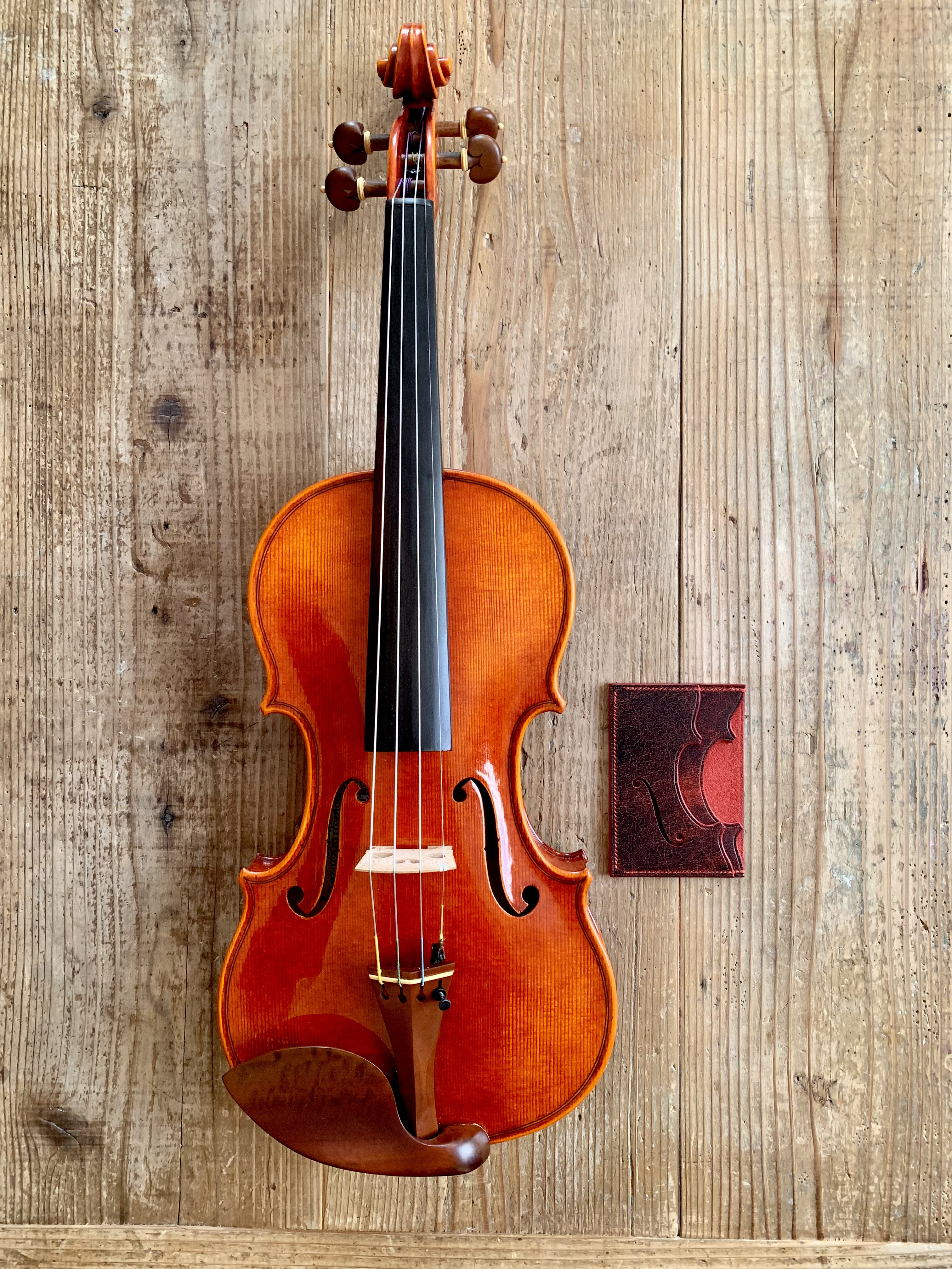 手縫いで創った革のパスケース『Topolino 72』