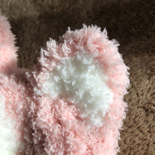 送料無料】ピンクハチワレ帽子 キッズ耳当て付きニットキャップ 46cm