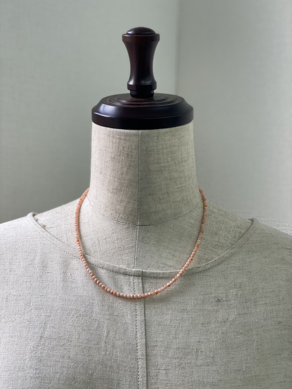 ファースト珊瑚に…ピンク色コーラル　華奢ネックレス　シルバーカラーアジャスター付 3枚目の画像