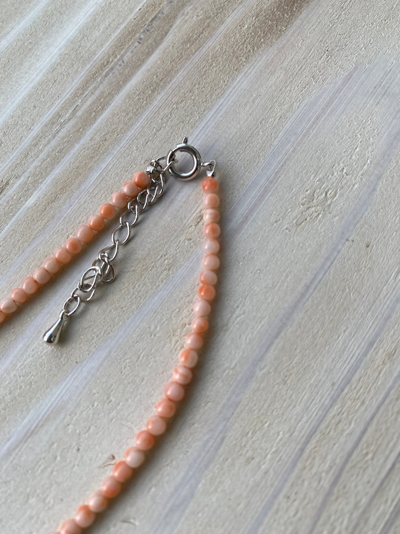 ファースト珊瑚に…ピンク色コーラル　華奢ネックレス　シルバーカラーアジャスター付 7枚目の画像