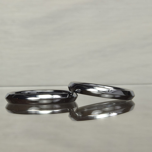 タンタル結婚指輪 漆黒のラスター（黒い結婚指輪）（アレルギー対応