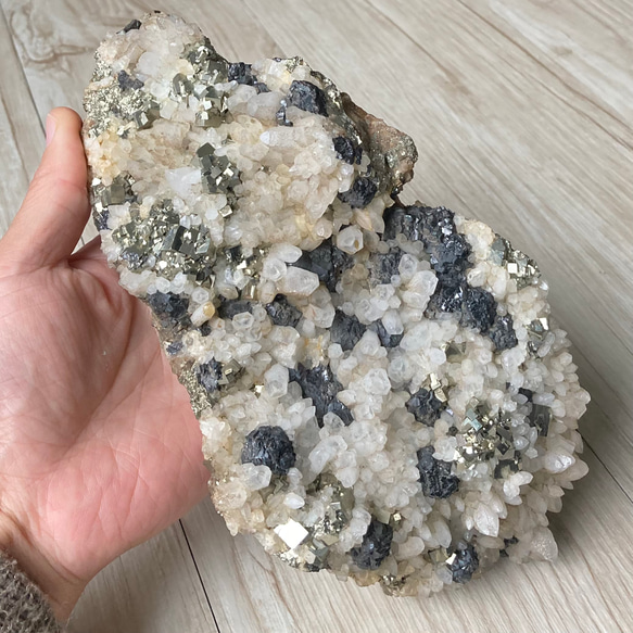 エネルギーをチャージする レア‼︎ 青森県尾太鉱山産パイライト