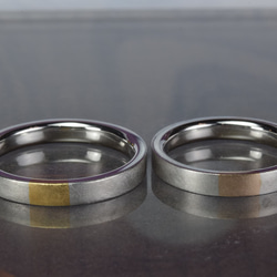 新作オリジナル結婚指輪｜ワンポイント異素材＜象嵌（ぞうがん）＞で色をさす。仕上げはクロスサテンで。MG-143 3枚目の画像