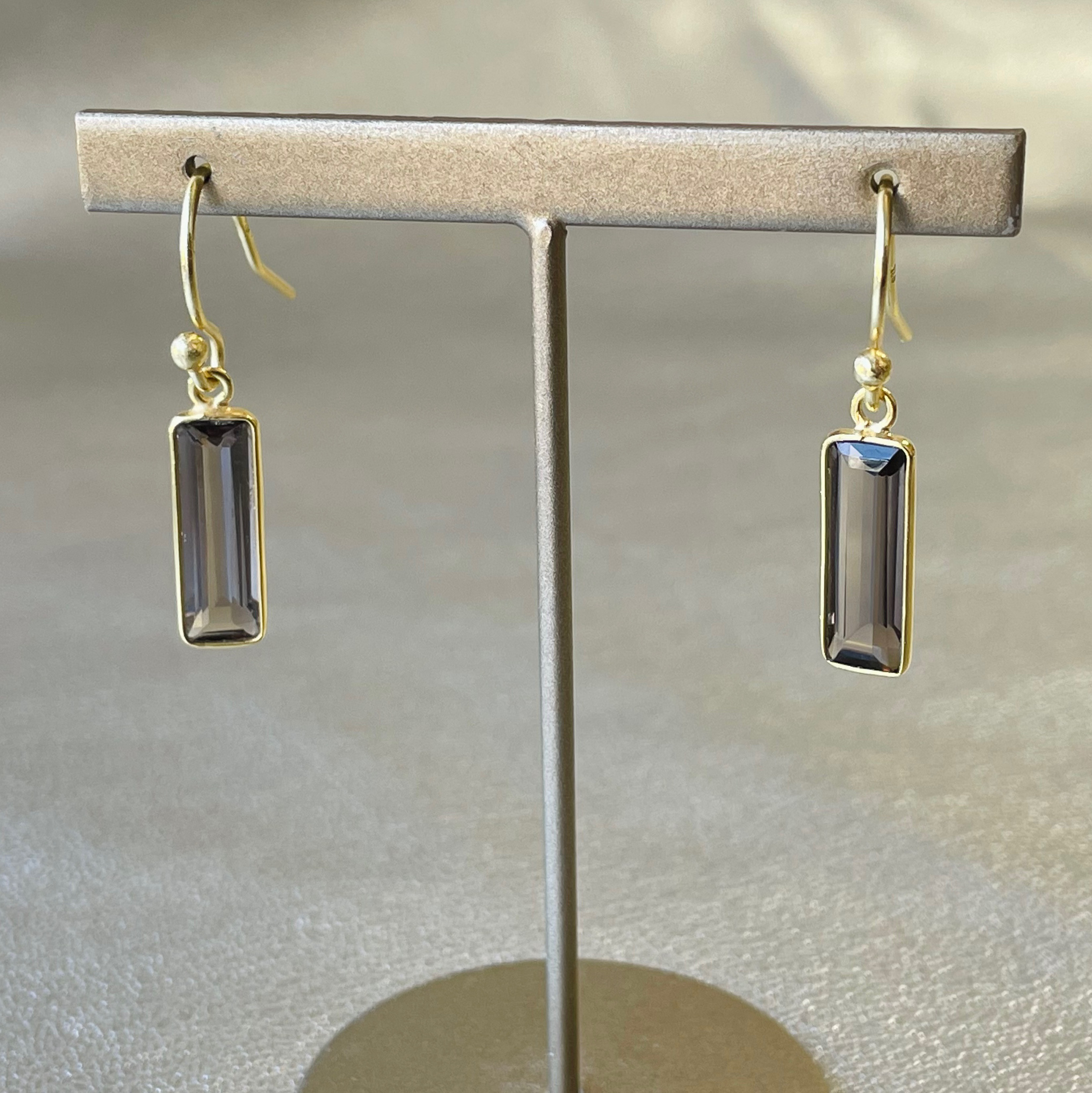 《SV925+K18YGコーティング》天然石ピアス◇スモーキークォーツ