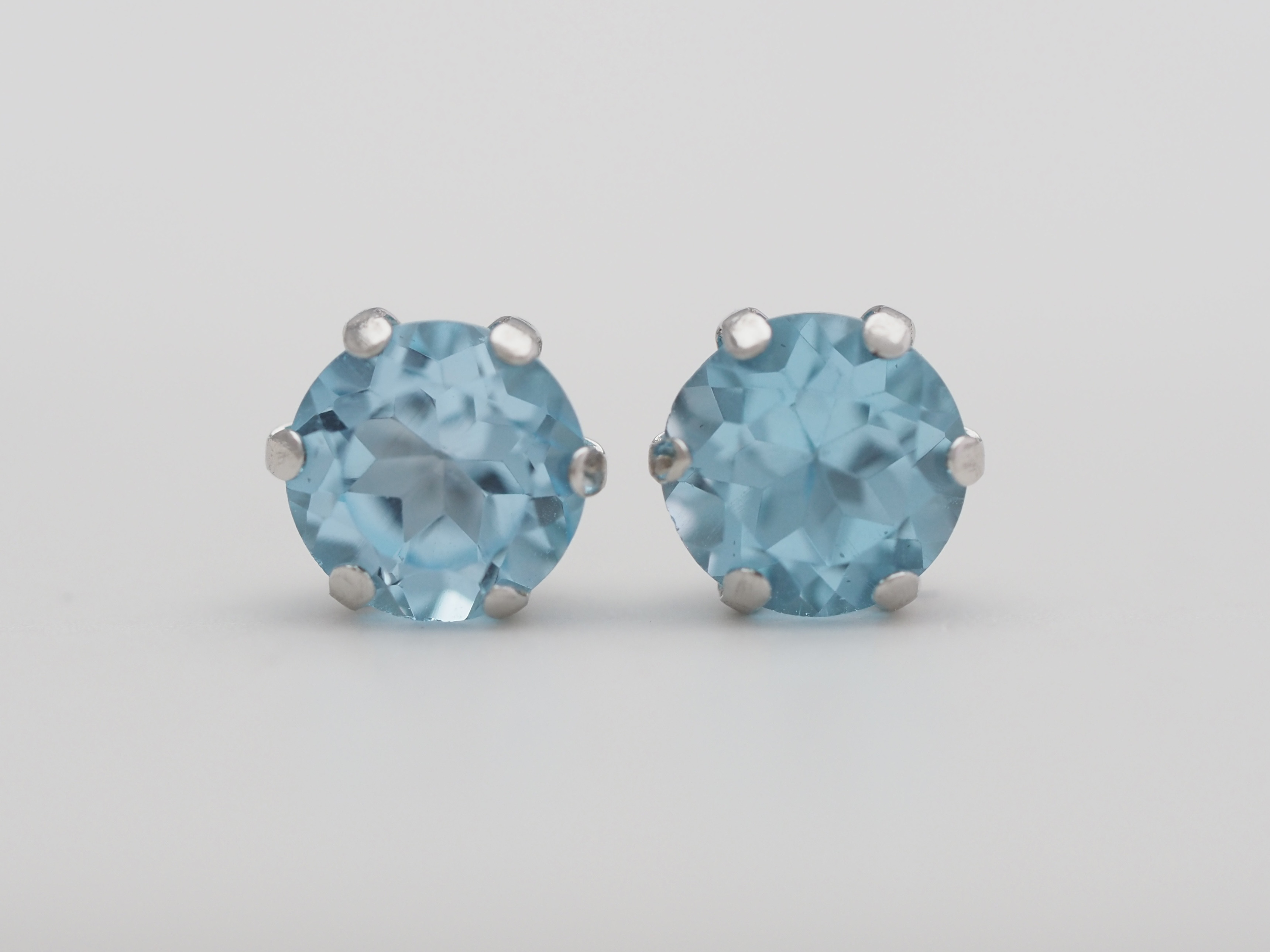 ～11月誕生石 ブルートパーズ～  No.3291  Pt ブルートパーズ1.00ct ピアス