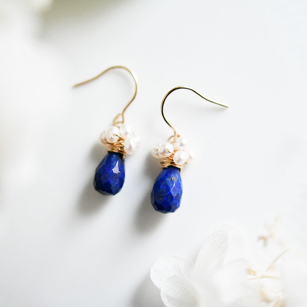 幸運成功運UP!  オリジナル ラピスラズリとプチパールのピアス　12月誕生石