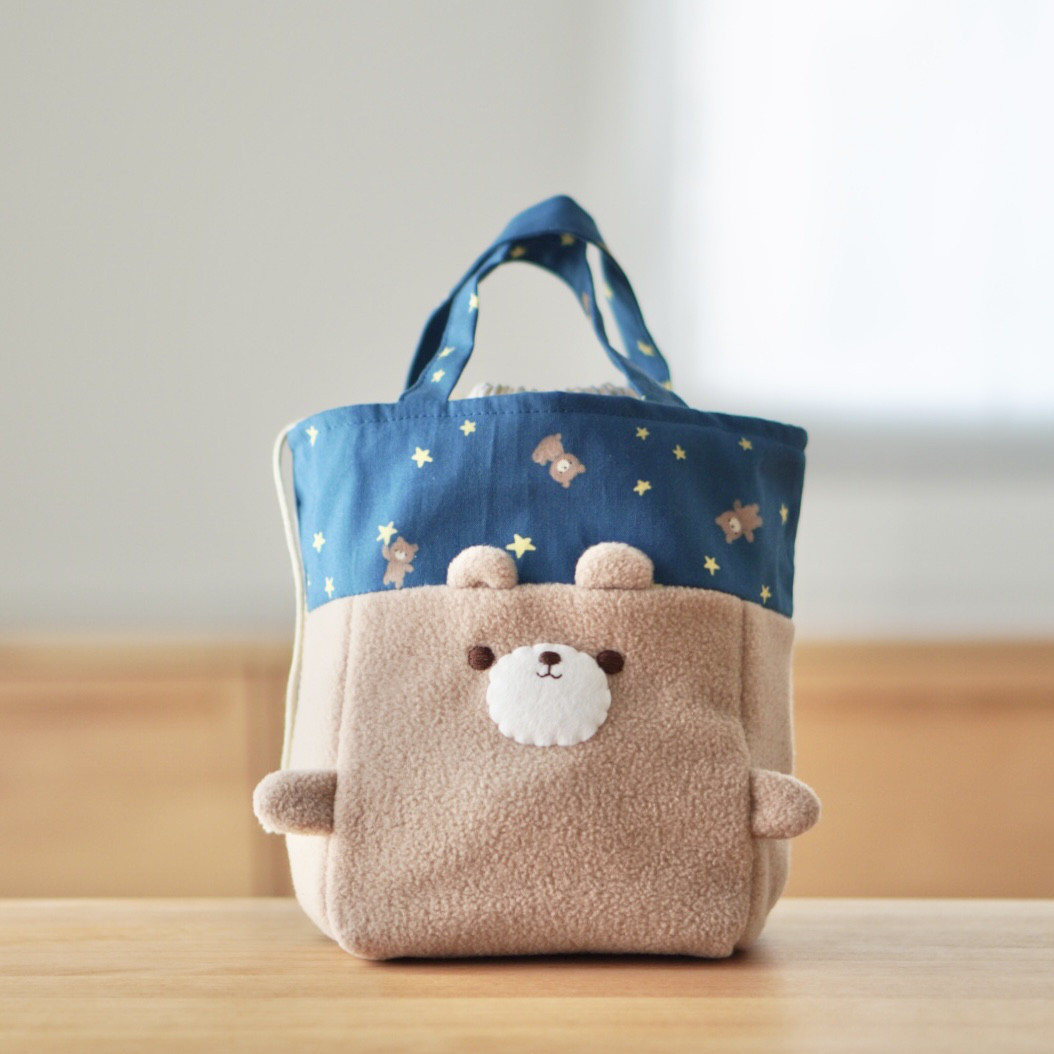 おむつポーチにぴったり！巾着バッグ 〜ぬいぐるみみたいな、ふわふわくまさん〜　お星さま柄