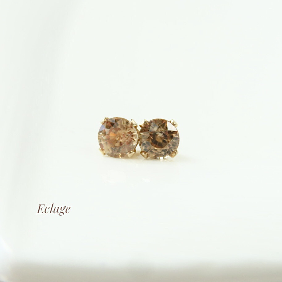 〈14kgf〉ゴールデンシャンパンジルコンのスタッドピアス