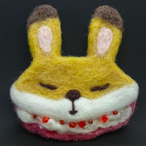 羊毛フェルト】きつねさんちょっとおしゃれしました。 羊毛フェルト