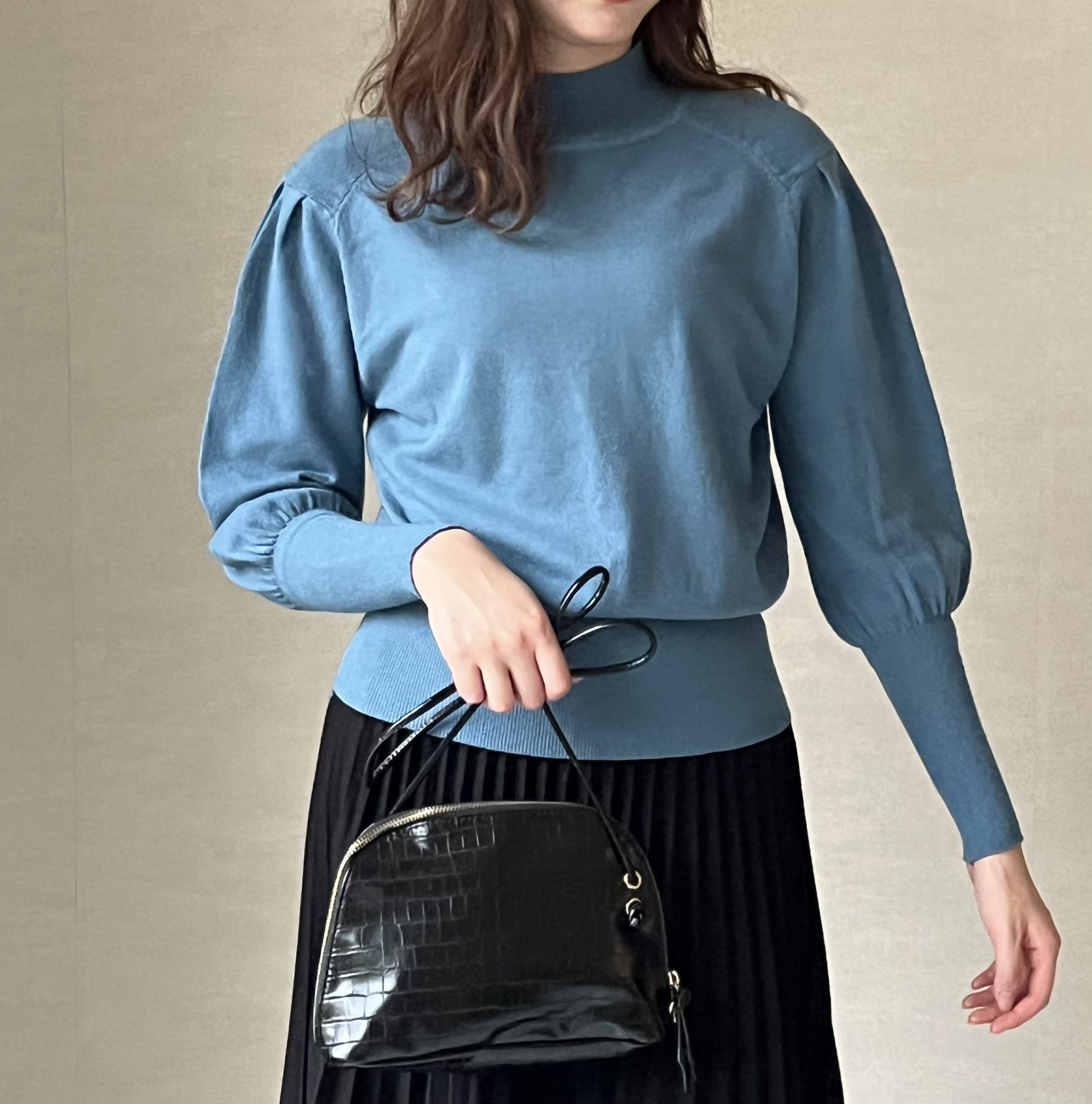 送0 新作薄手ニットのパフスリーブが大人可愛い アウターを選ばない張柔らかニット【柔パフスリーブ青茶】