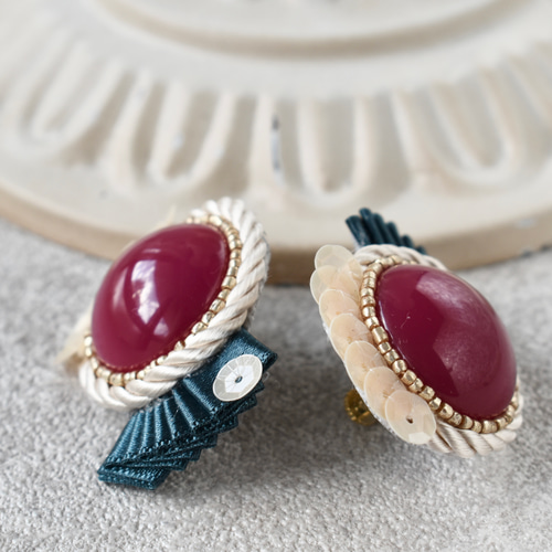 ◯と波《ワインレッド×緑》ピアス/イヤリング ピアス（スタッド・一粒 