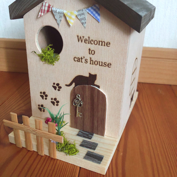 小物入れ　ドアの上の猫　ミニチュアハウス名入れ無料 3枚目の画像