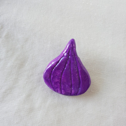 玉ねぎブローチ 紫 3枚目の画像